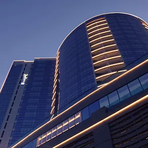 5* מלון Radisson Blu Hotel, Waterfront